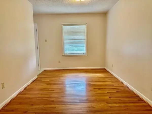 Mobile, AL 36606,3207 Ralston RD