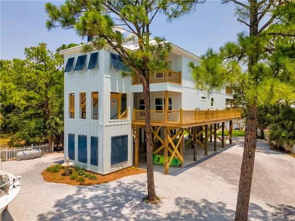 500 Lemoyne DR, Dauphin Island, AL 36528
