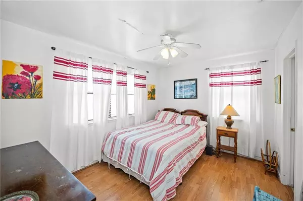 Dauphin Island, AL 36528,2104 Bienville BLVD