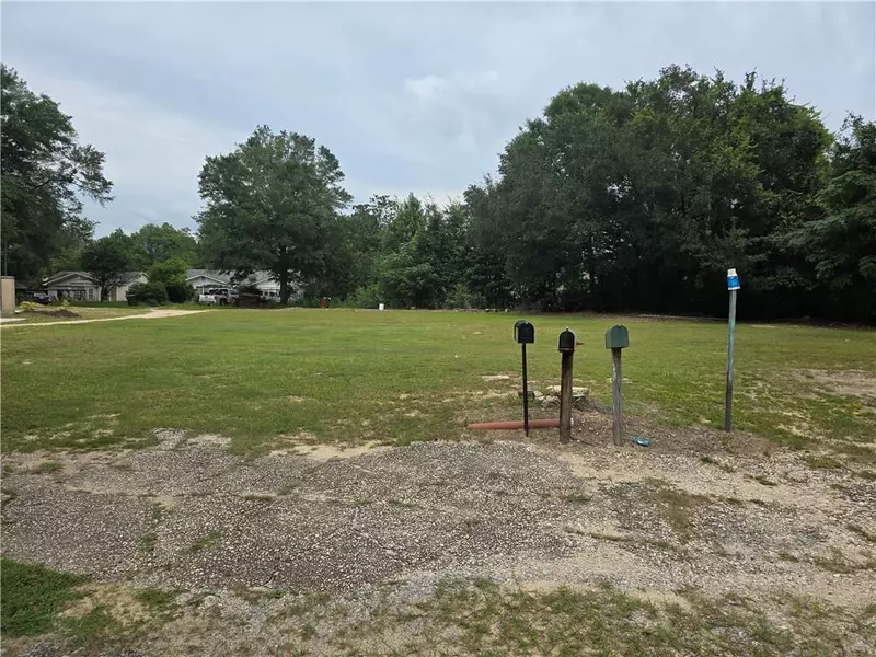 53 Jones ST, Satsuma, AL 36572