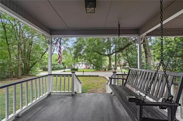 Mobile, AL 36608,324 Azalea CIR W