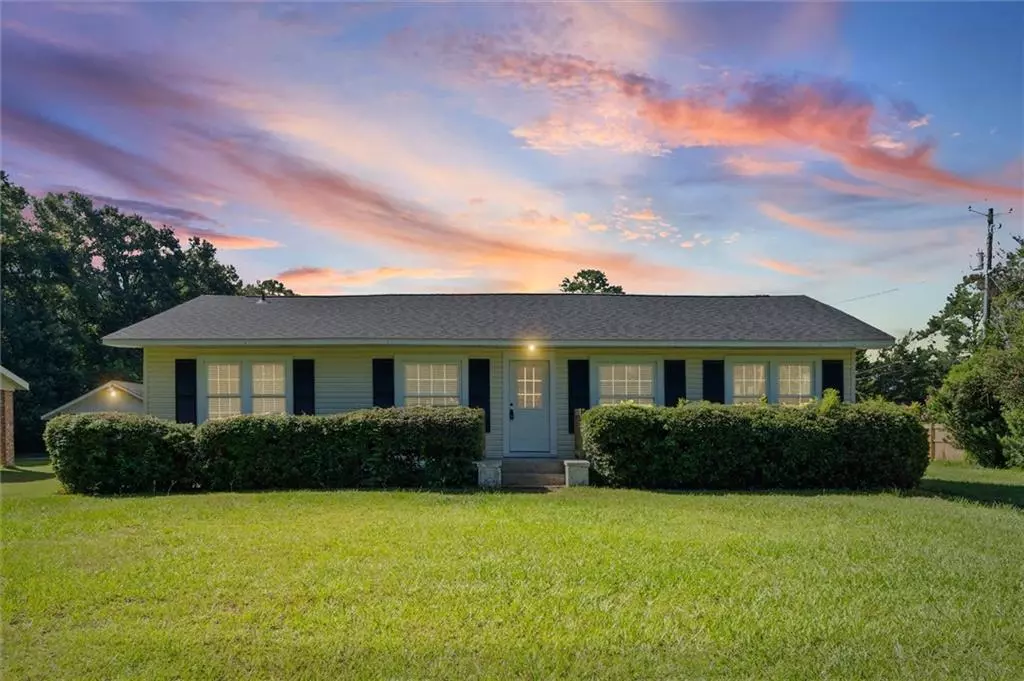 Mobile, AL 36606,2905 Cottage Hill RD