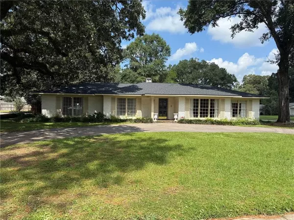 4450 Bit & Spur RD, Mobile, AL 36608