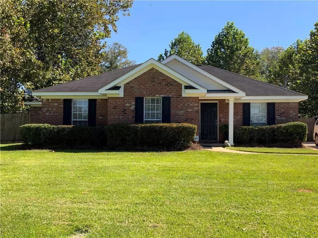 Mobile, AL 36619,4931 Camelot DR W