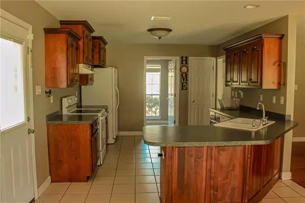 Mobile, AL 36619,4931 Camelot DR W