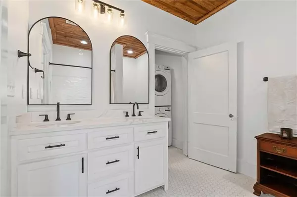 Mobile, AL 36604,11 Lafayette ST S