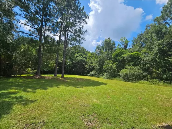 Mobile, AL 36695,404 Lakeview DR