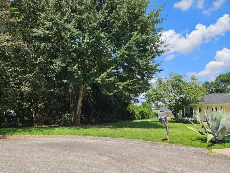 0 Azalea CT, Mobile, AL 36575
