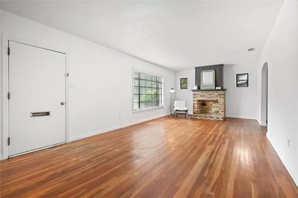 Mobile, AL 36606,109 Sherwood DR E