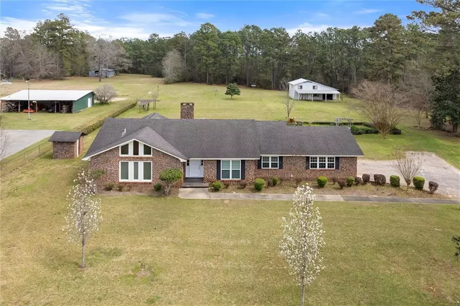 13740 Celeste RD, Chunchula, AL 36521