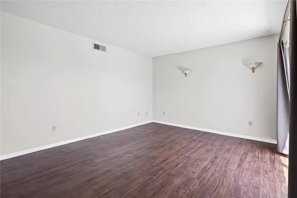 Mobile, AL 36605,319 Riverbend DR #319