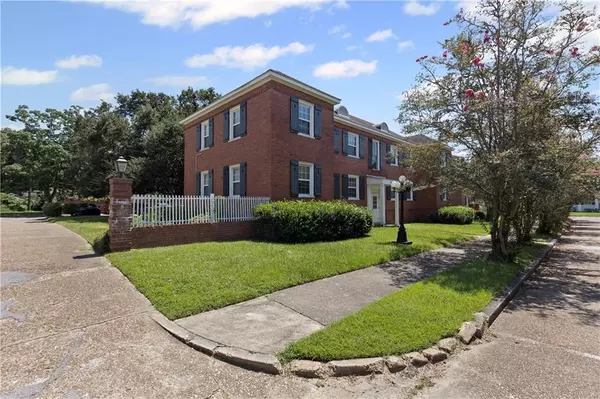 Mobile, AL 36607,214 Upham ST #10D