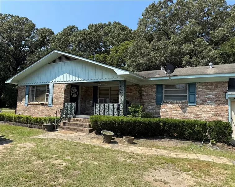 1951 Highland Forest DR, Mobile, AL 36618