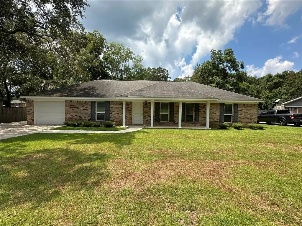 Saraland, AL 36571,629 Pine ST