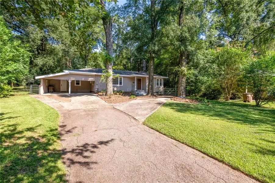 104 Hilltop DR E, Mobile, AL 36608