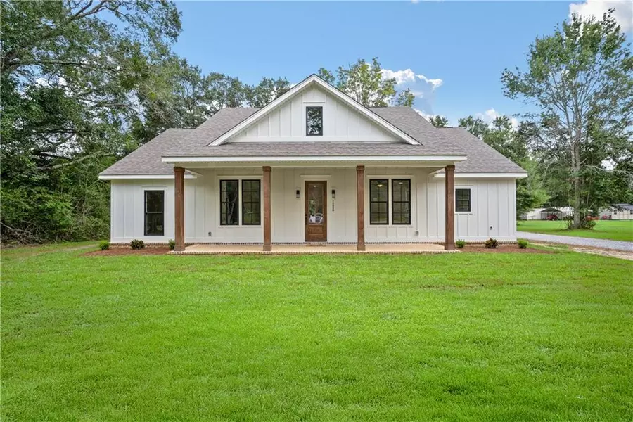 12050 Diffee RD, Grand Bay, AL 36541