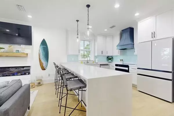 Dauphin Island, AL 36528,1438 Bienville BLVD