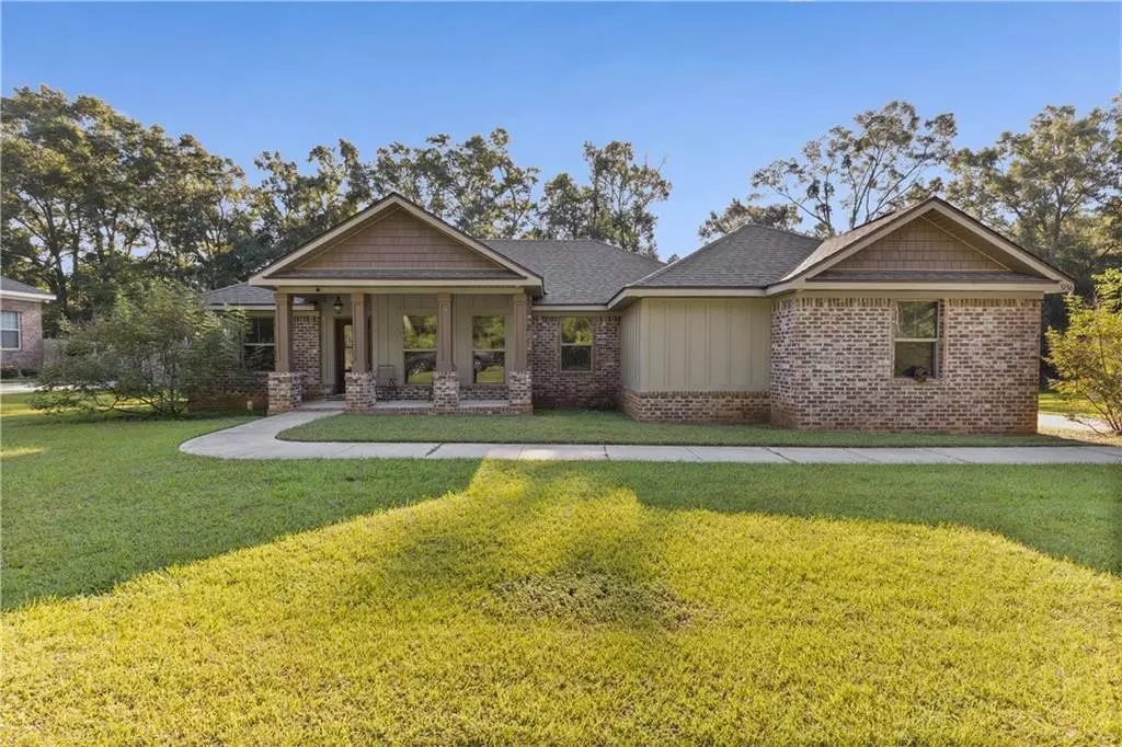 Eight Mile, AL 36613,5156 Sweetbriar LN