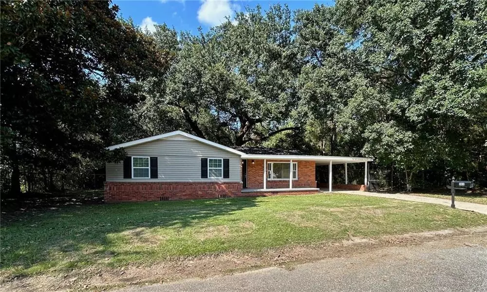 360 4th AVE, Chickasaw, AL 36611