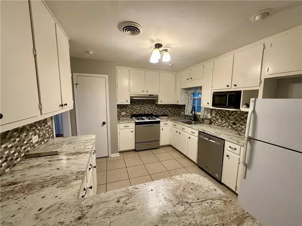 Mobile, AL 36609,716 Ynestra DR