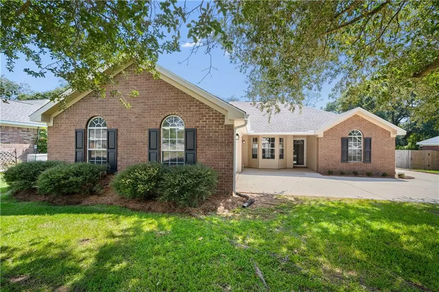 9271 Champion CIR S, Mobile, AL 36695