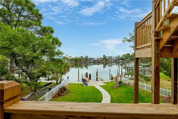 Dauphin Island, AL 36528,500 Lemoyne DR #1