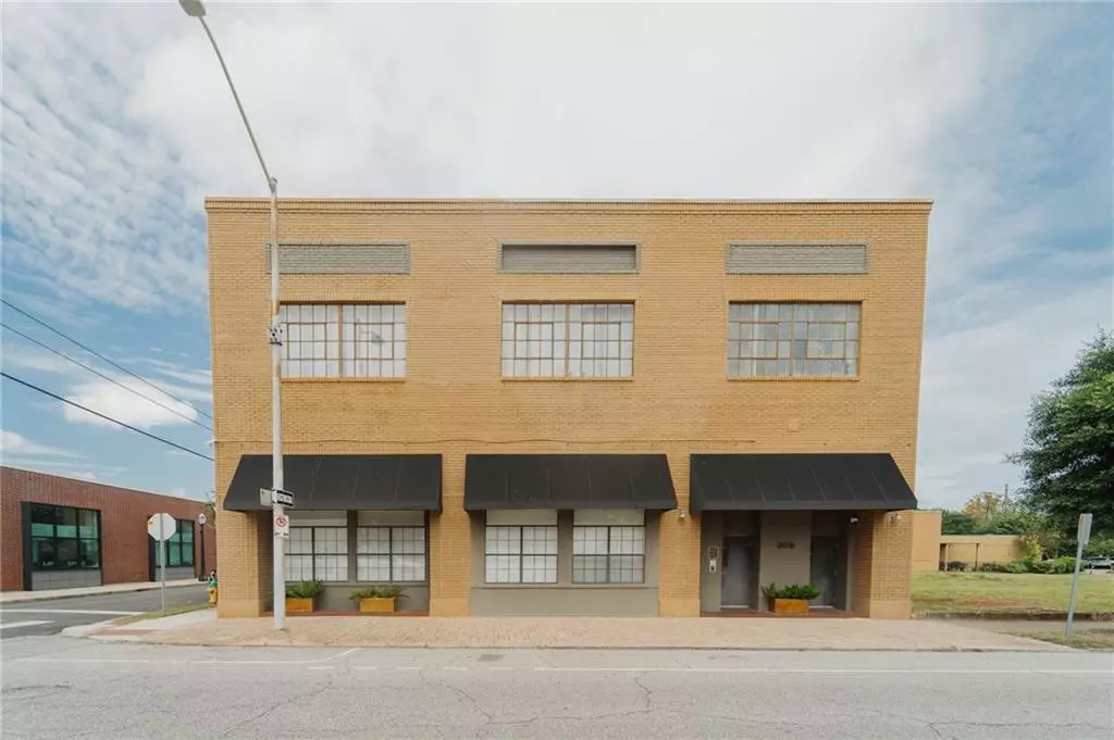 Mobile, AL 36602,308 St Louis ST #107