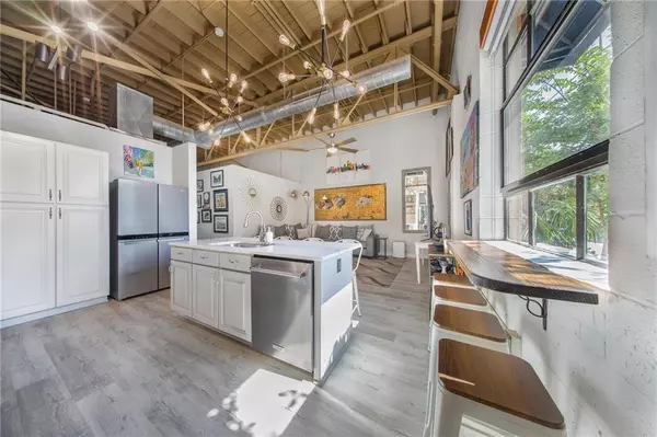 Mobile, AL 36602,308 St Louis ST #107