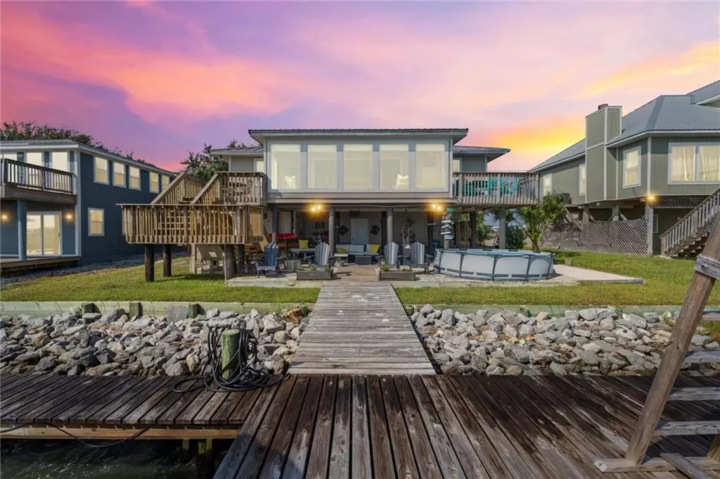 Dauphin Island, AL 36528,322 Pineda ST