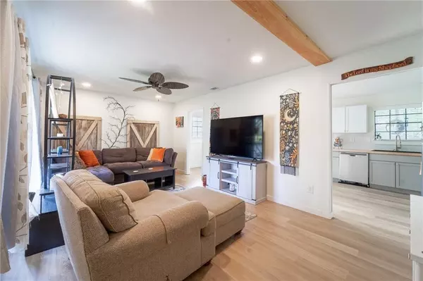 Mobile, AL 36693,5925 Couton DR