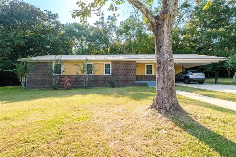 1325 Carre DR W, Mobile, AL 36618