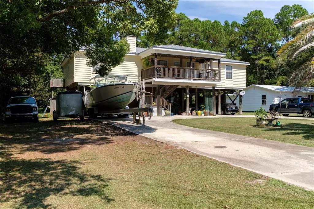 Dauphin Island, AL 36528,412 Bienville BLVD