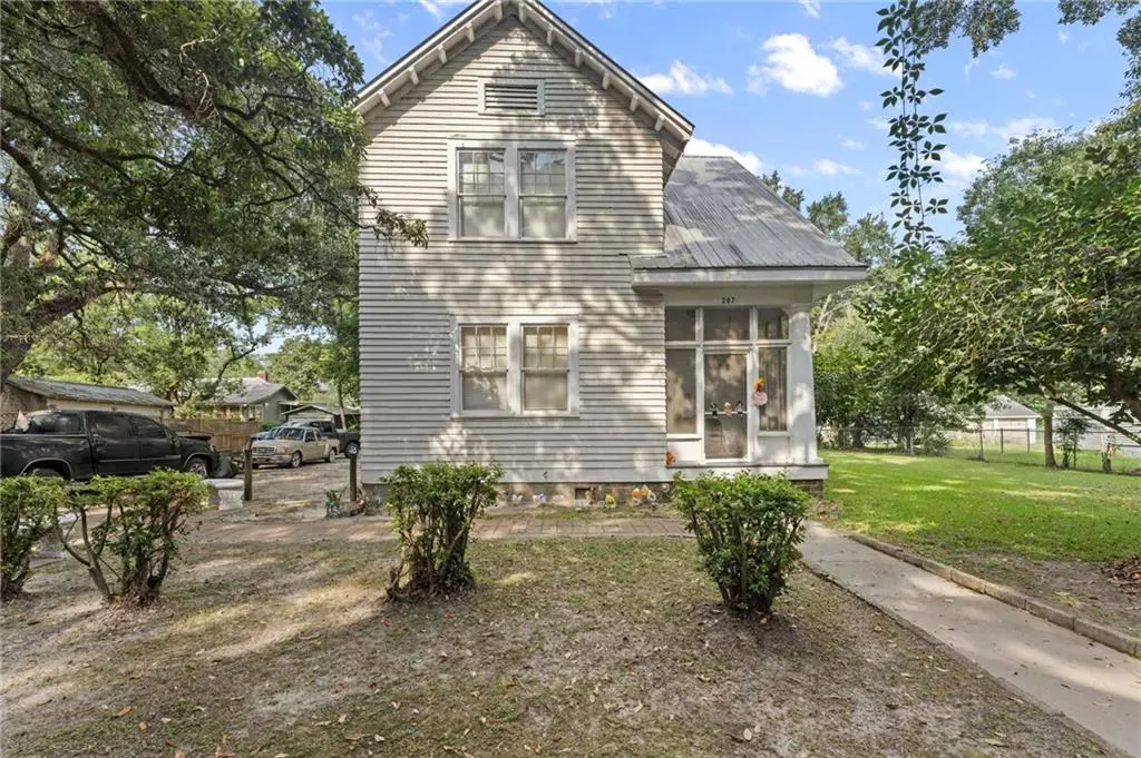 Chickasaw, AL 36611,207 6th ST