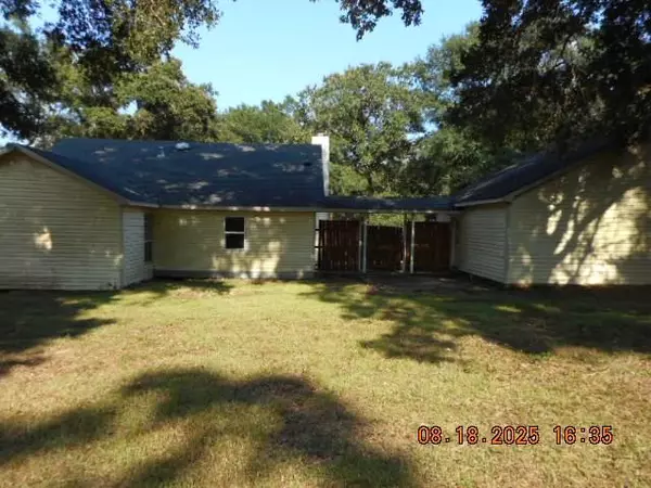 Theodore, AL 36582,5470 Robert Jefferson DR E