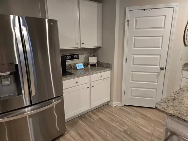 Theodore, AL 36582,6147 Stream Bank DR