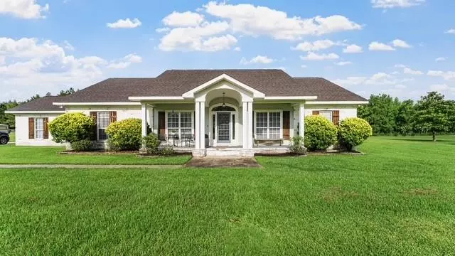 1870 Homestead LN, Wilmer, AL 36587