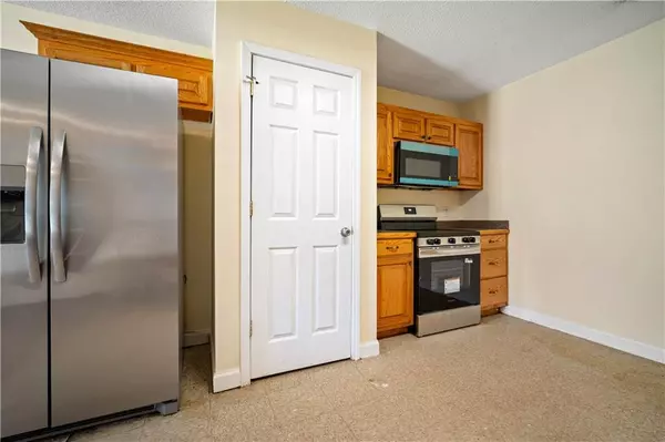 Eight Mile, AL 36613,4071 Fox Creek DR W