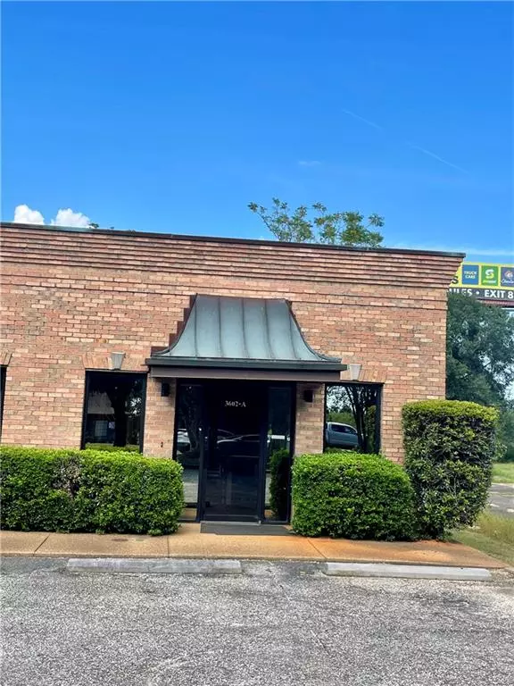 3602 Old Shell RD #A, Mobile, AL 36608