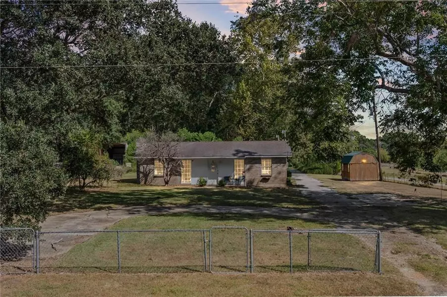 7416 Deakle RD, Irvington, AL 36544