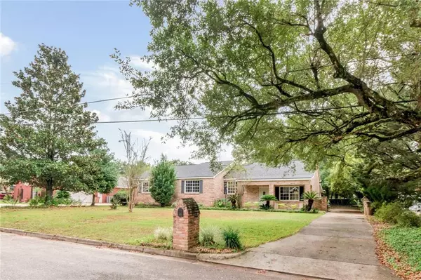 6421 Angela CT, Mobile, AL 36695