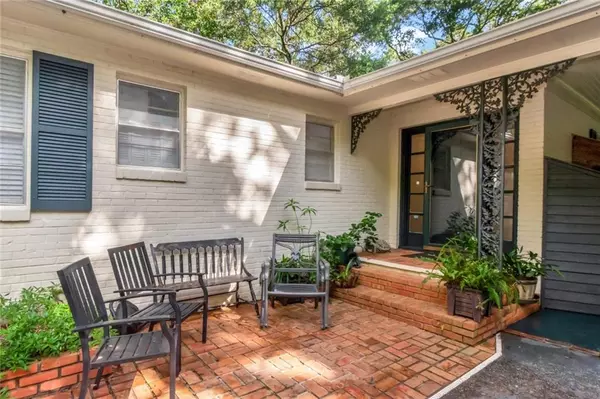 Mobile, AL 36618,4654 Pinewood DR E