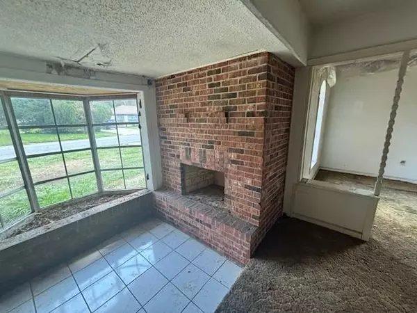 Mobile, AL 36617,2258 Clinton ST