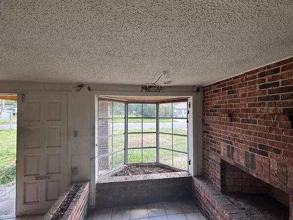 Mobile, AL 36617,2258 Clinton ST