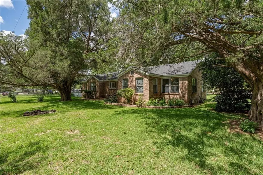 6238 Creel RD, Theodore, AL 36582