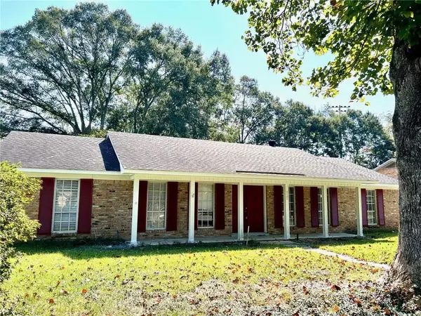 2121 Woodhillcrest DR, Mobile, AL 36609