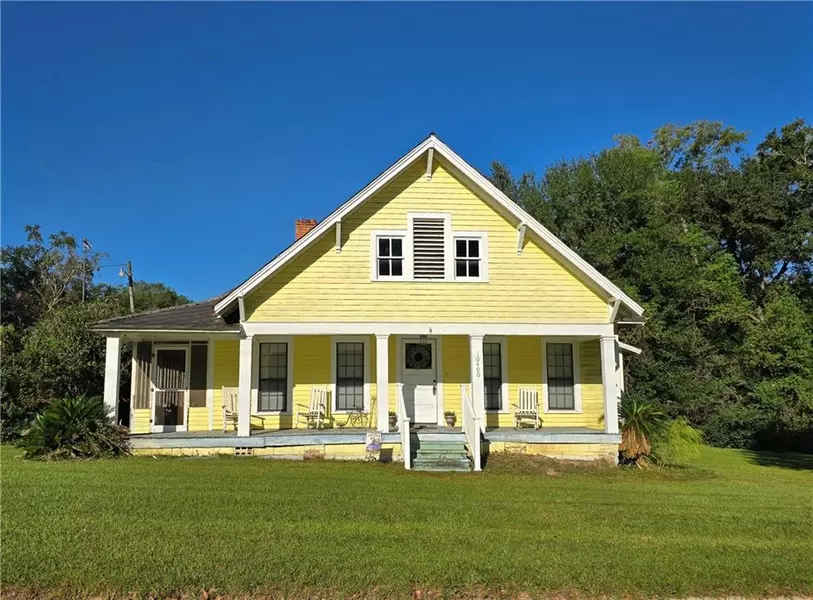 10400 Freeland AVE, Grand Bay, AL 36541