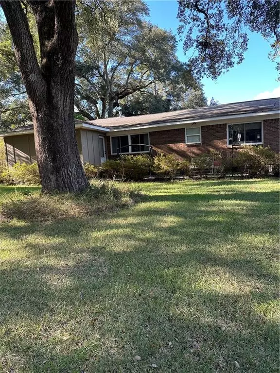 Saraland, AL 36571,325 Bryant CT