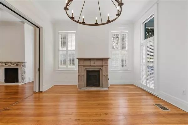 Mobile, AL 36604,355 Regina AVE