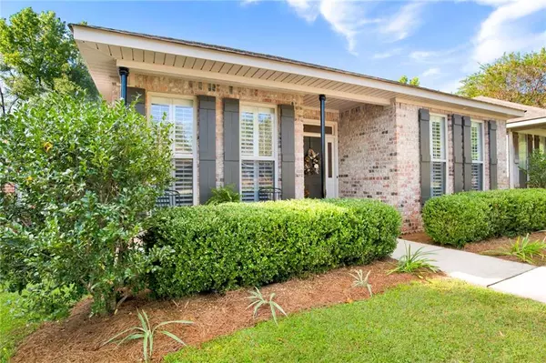 Mobile, AL 36608,6035 Magnolia PL E