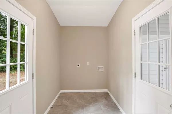 Mobile, AL 36609,3955 Bourgeois DR